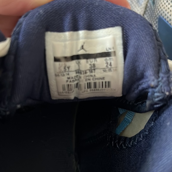 Youth Air Jordan’s - Picture 6 of 7